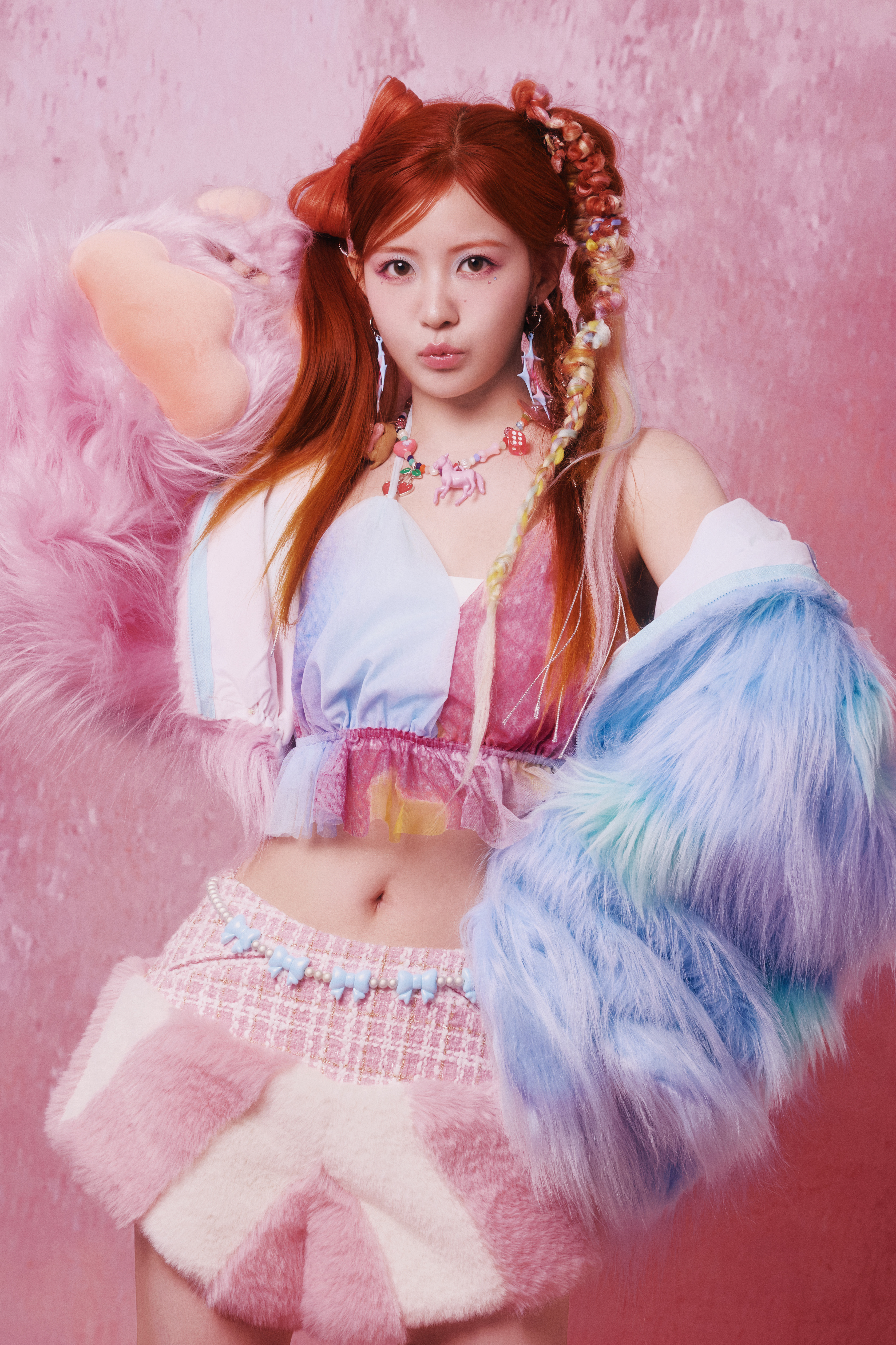 赖美云[超话] 一年一度的我们的世界🎨赖美云 在万花筒的世界 ​​​