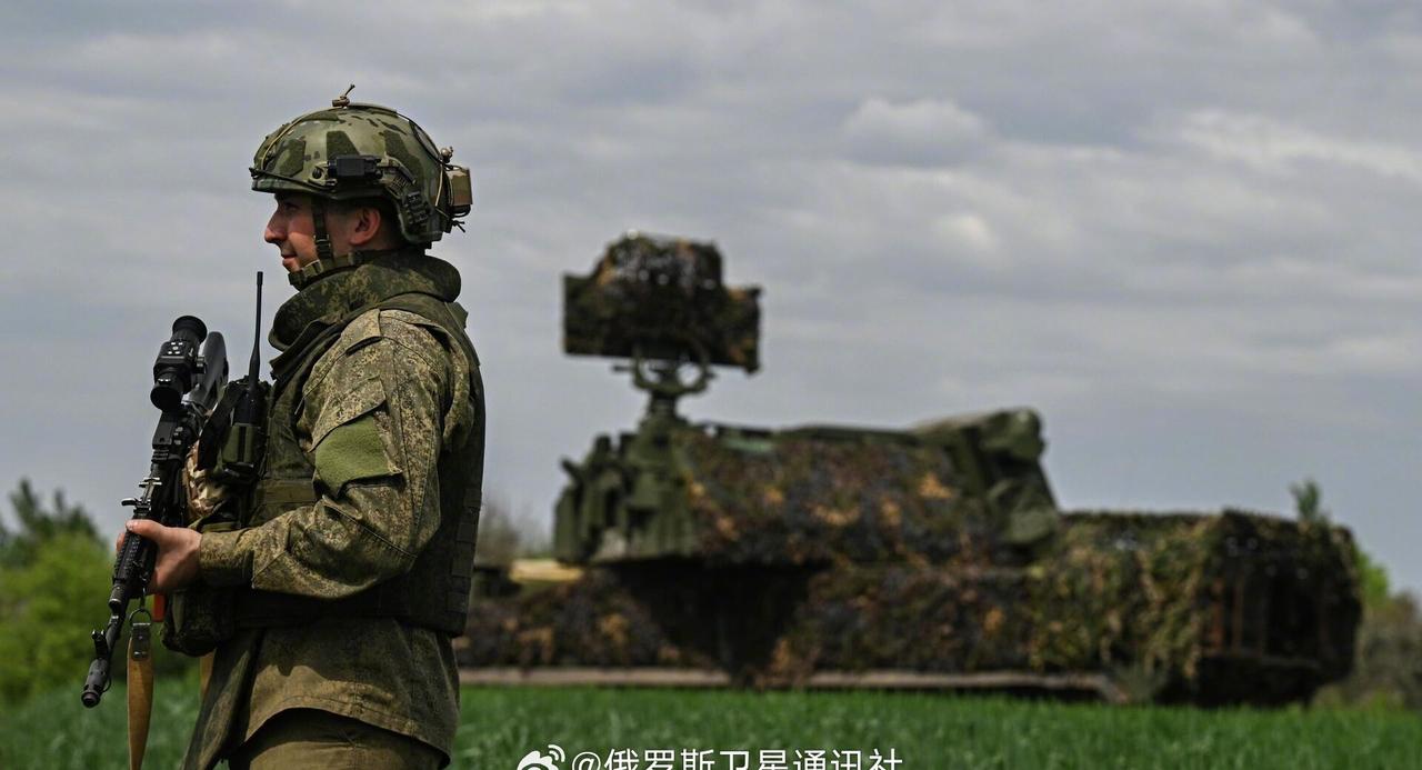 【俄国防部：俄防空部队夜间在俄领空击落397架乌无人机】击落乌克兰无人机 俄罗斯