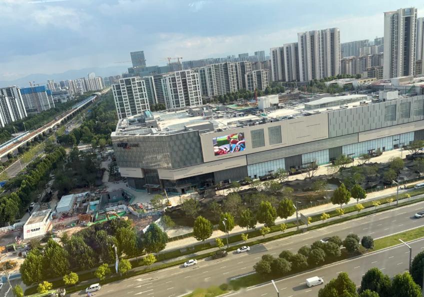 迪卡侬+1，港务区万象汇店已开启招聘，店铺位于一楼门神位置，面积巨大，已进入筹开