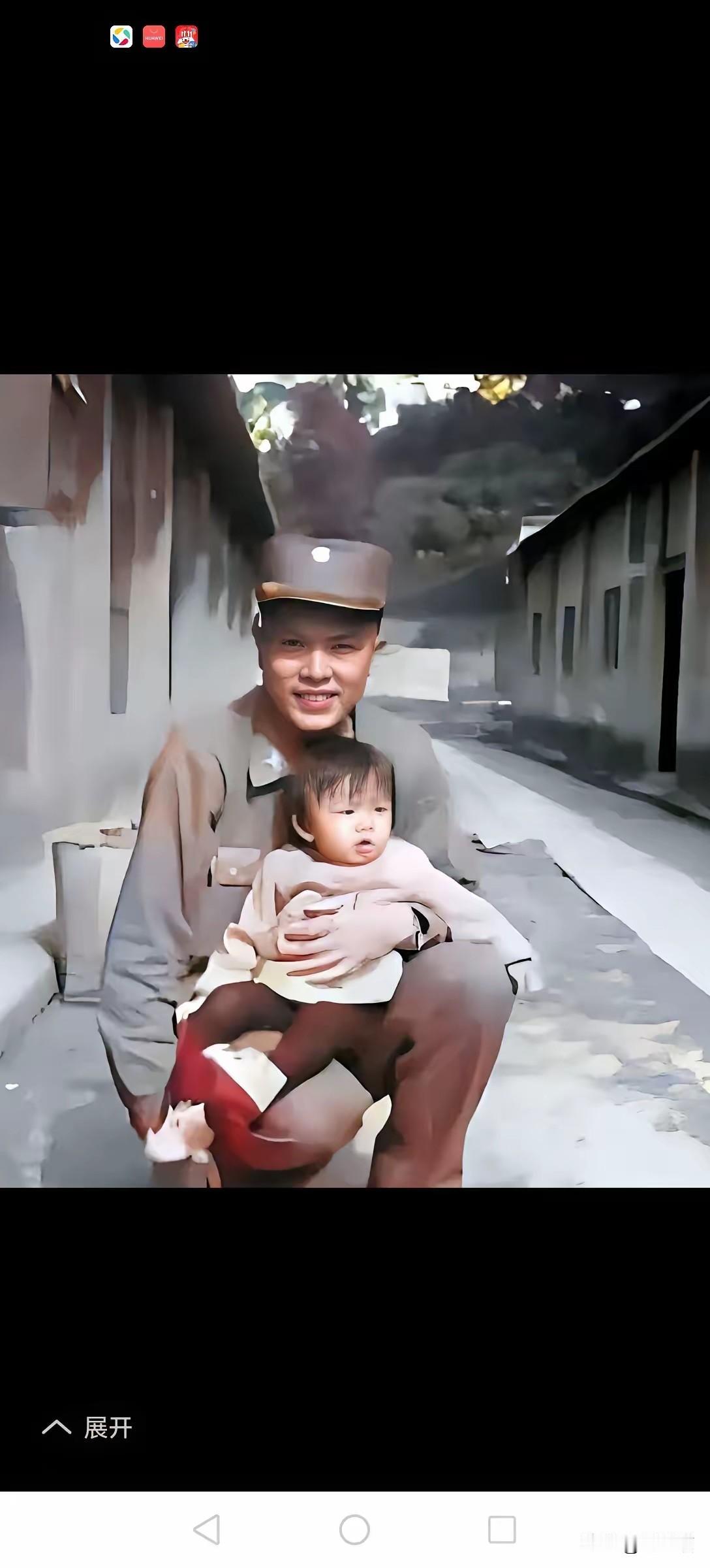 郑丽文的父亲：郑清辉 ，据有关资料介绍，他是云南普洱镇沅的彝族人士，曾是中国远征