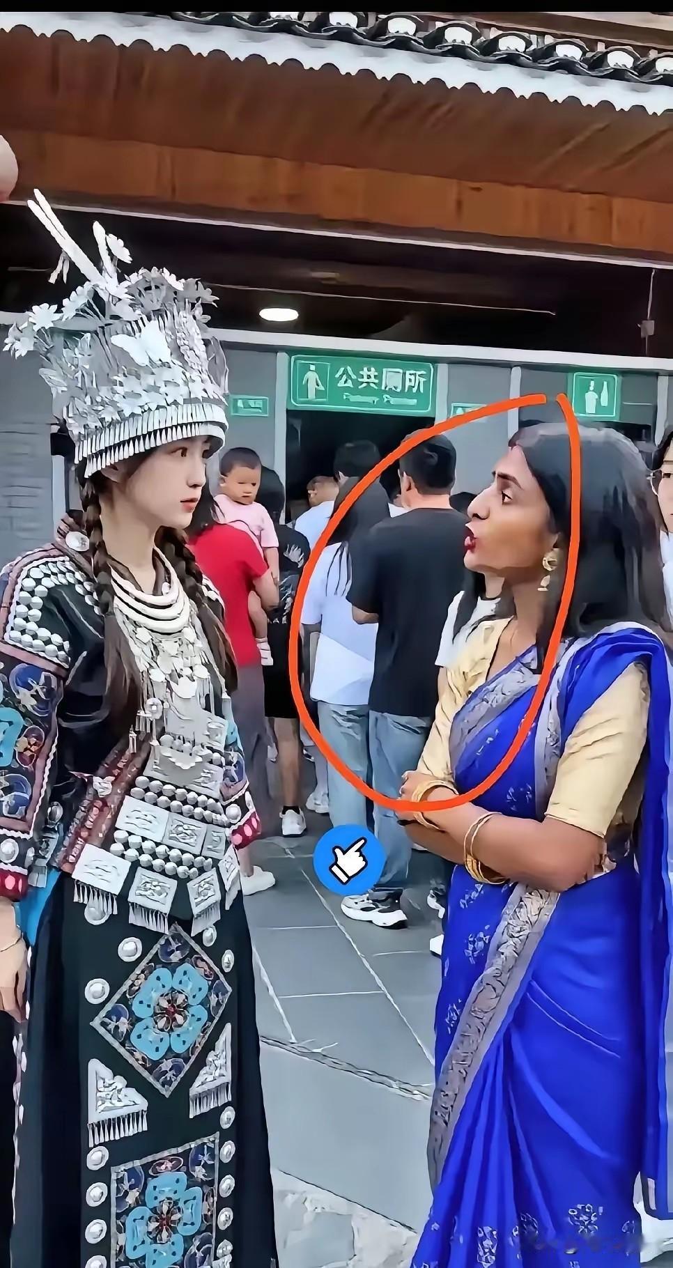 贵州景区，印度女子不排队上厕所，还理直气壮：在印度我们不用排，要排也是你们排！