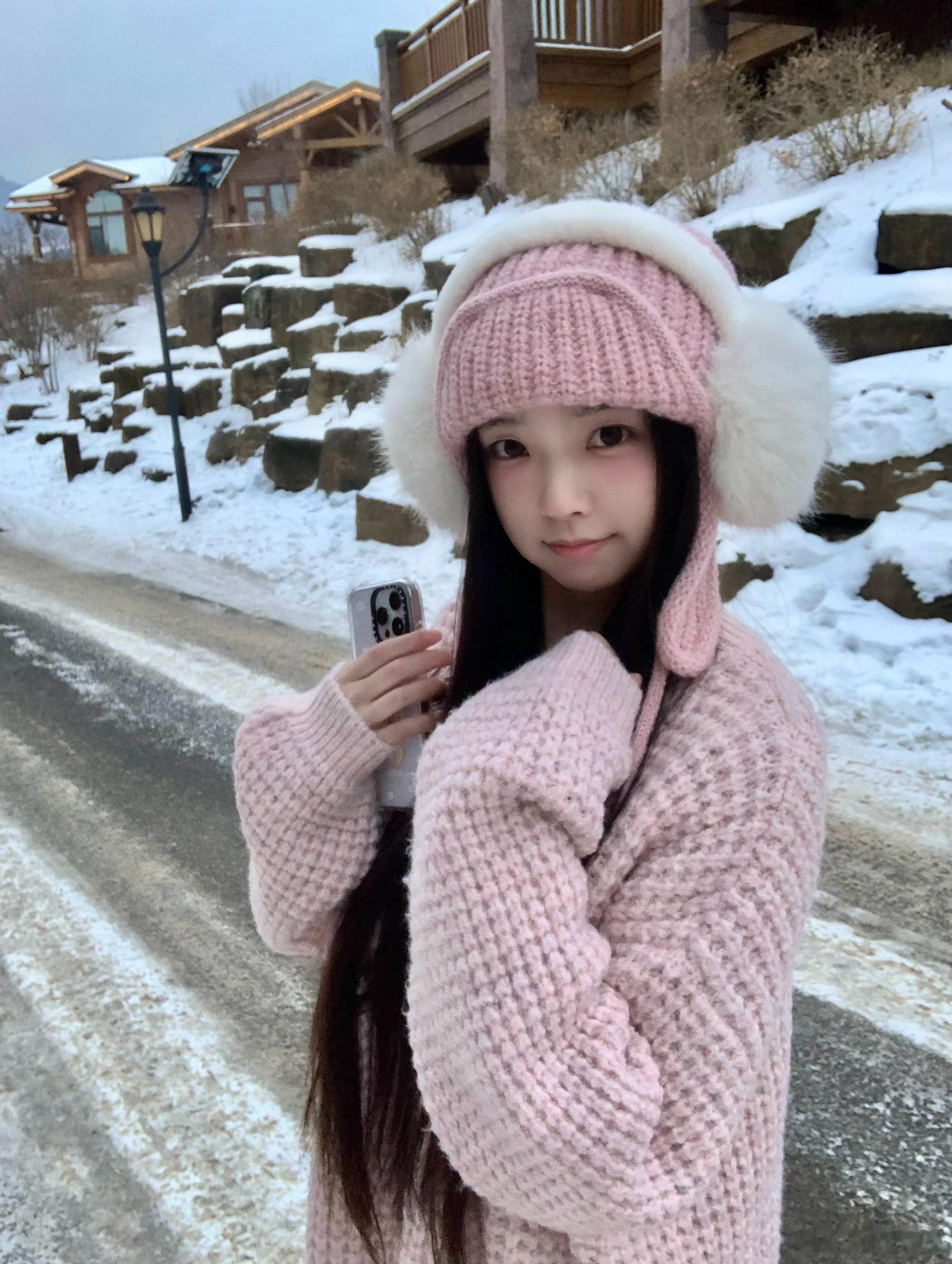 当第一片雪花落在我的肩头 其实被融化的是我 