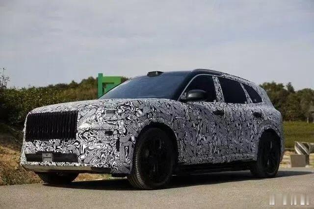 原先叫极氪8X的那款车可能现在要改叫极氪9S 了，这么一改感觉定位更像是极氪9X