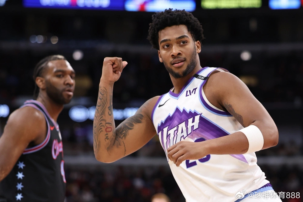 爵士前锋成历史第三人爵士126-128惜败给公牛，身高1米98的前锋布莱斯-森萨