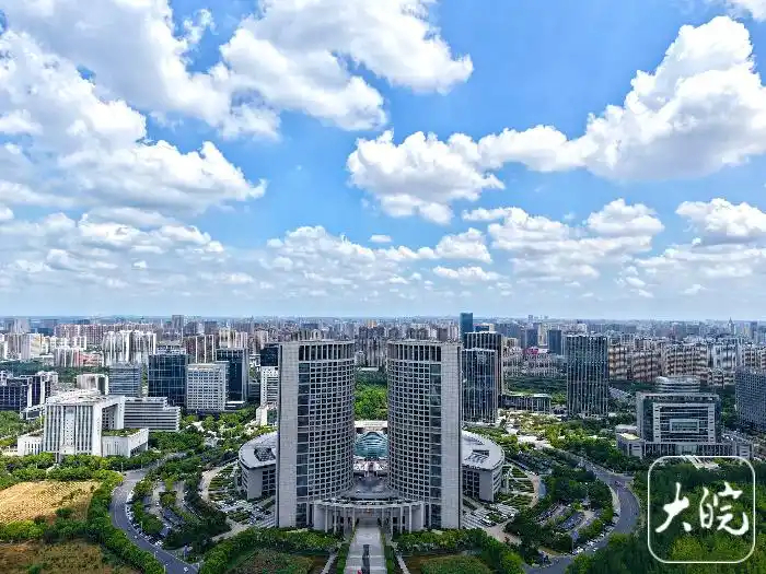 【﻿快看！#合肥的天空撒满了棉花糖#，气象专家：为台风输送来的水汽】7月8日上午