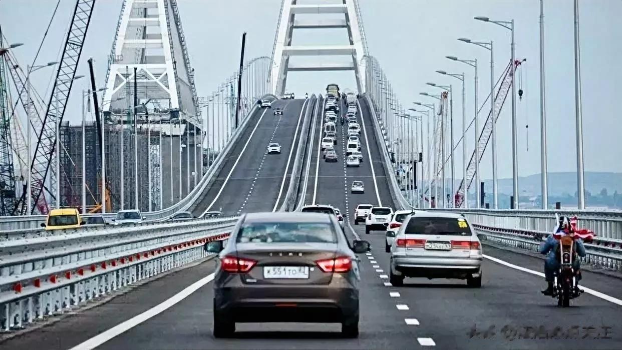 乌克兰安全局长称克里米亚大桥为“后勤路线”，基辅“不得不切断”

来源:俄罗斯卫