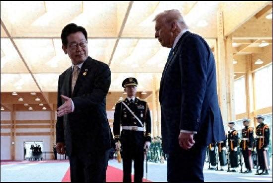 跪舔的最高段位！韩国自己出资1200亿美元为美国建8座核反应堆！日前，韩国电力公