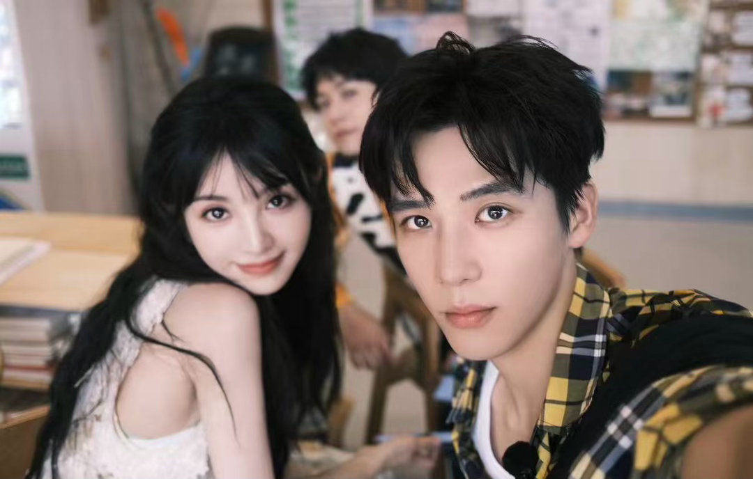 王安宇求田曦薇夸夸王安宇：专属夸奖必须到位😆看到小女孩气球图立马猜出0601密