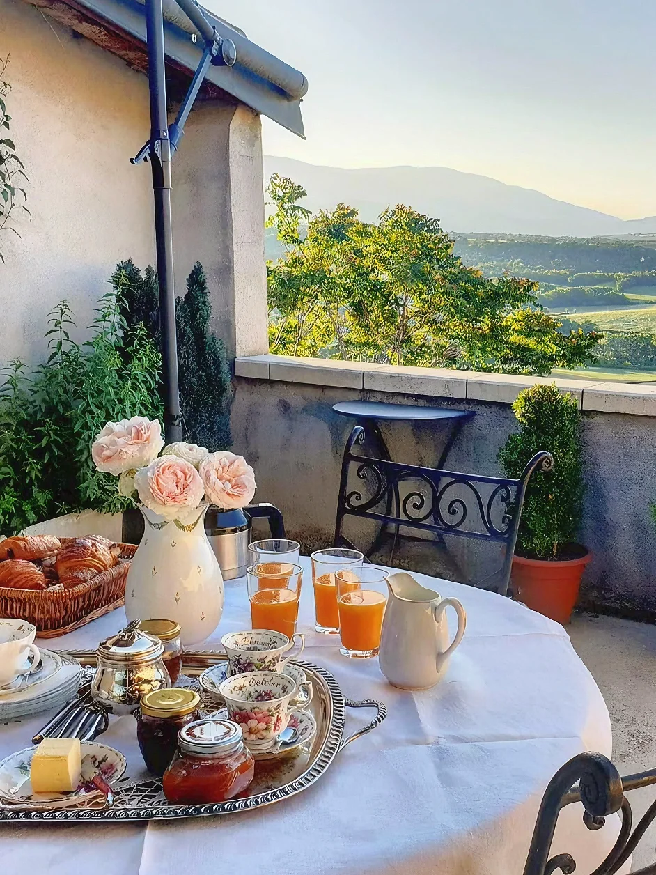 南法最美的露台Airbnb之一💐村庄风景绝美！