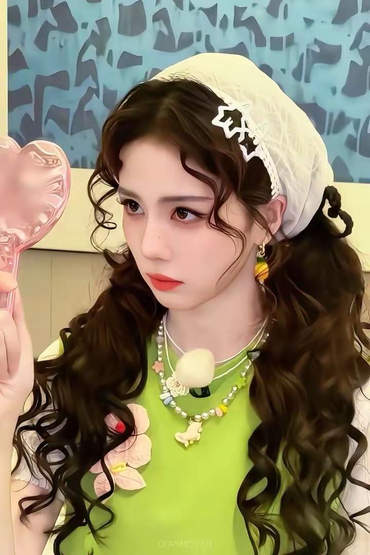 向全世界安利甜妹 白鹿