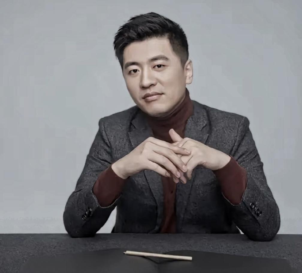 很年轻就走了，惋惜，一路走好。[祈祷][祈祷][祈祷]。他用自身的影响力，打破了