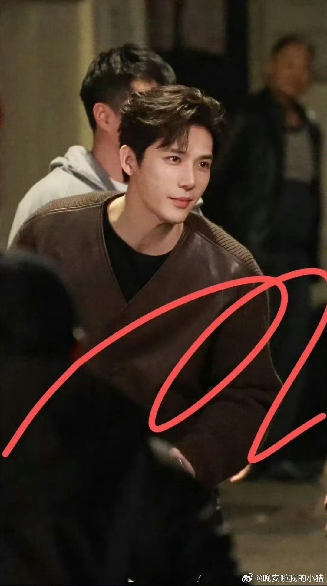 王安宇《你那儿几点》骑单车路透 