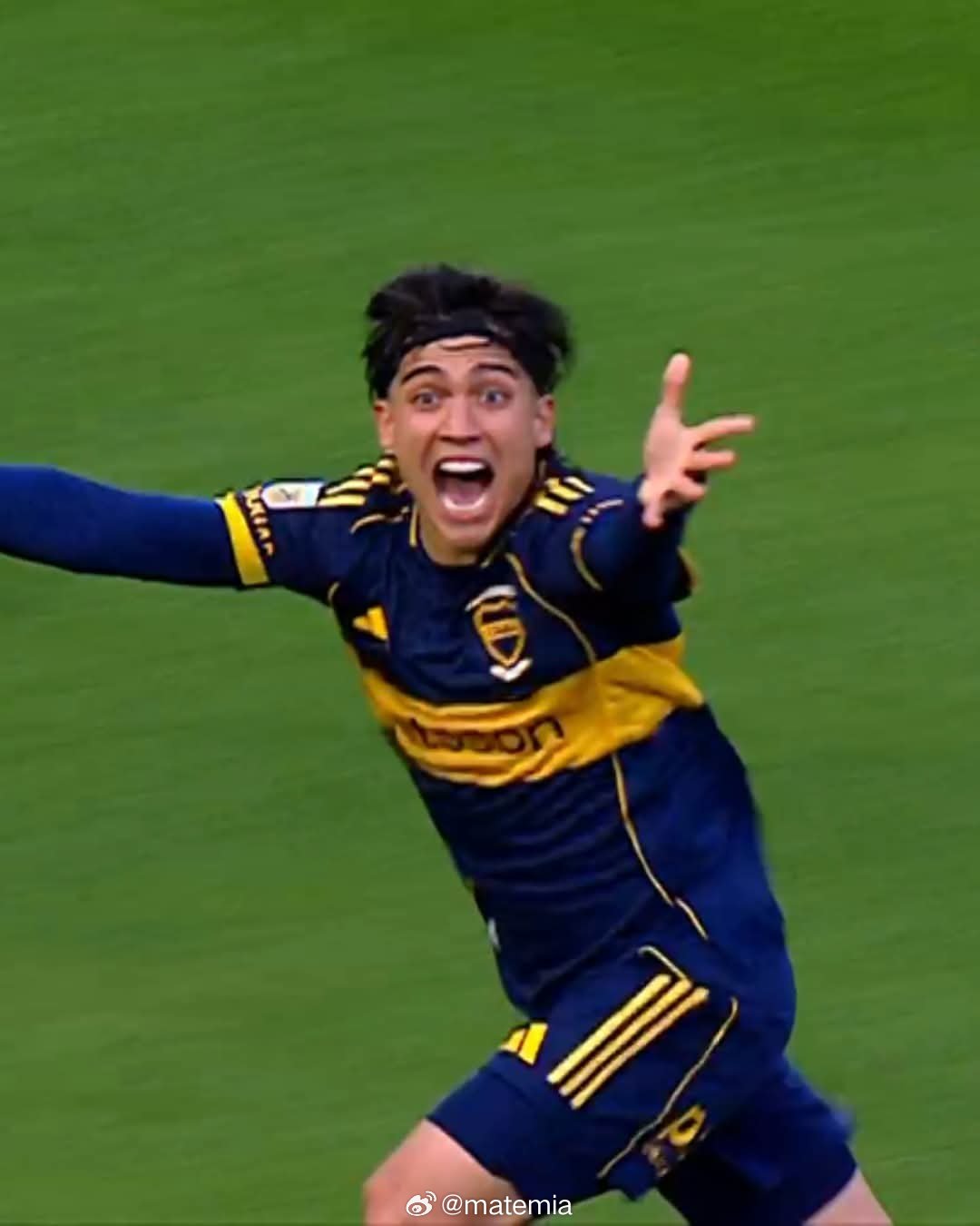 🥅 阿根廷超级德比 | 博卡青年 2-0 获胜🔴 上半场临近结束时，边锋塞瓦