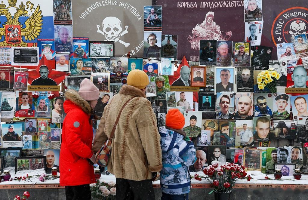 在特别军事行动纪念日当中，这是出现在俄罗斯莫斯科的画面。 