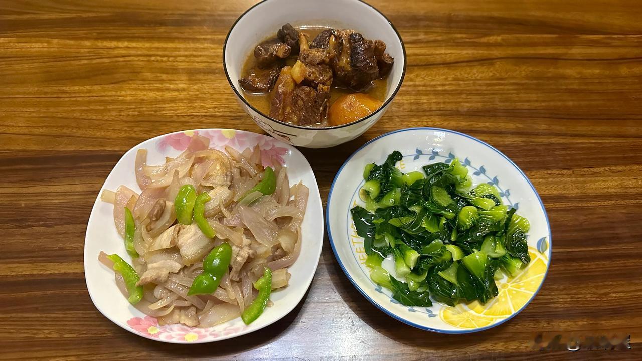 虽然算不上什么多好的美食，但为了活动也只能赶鸭子上架，也分享分享吧。这是昨天的晚