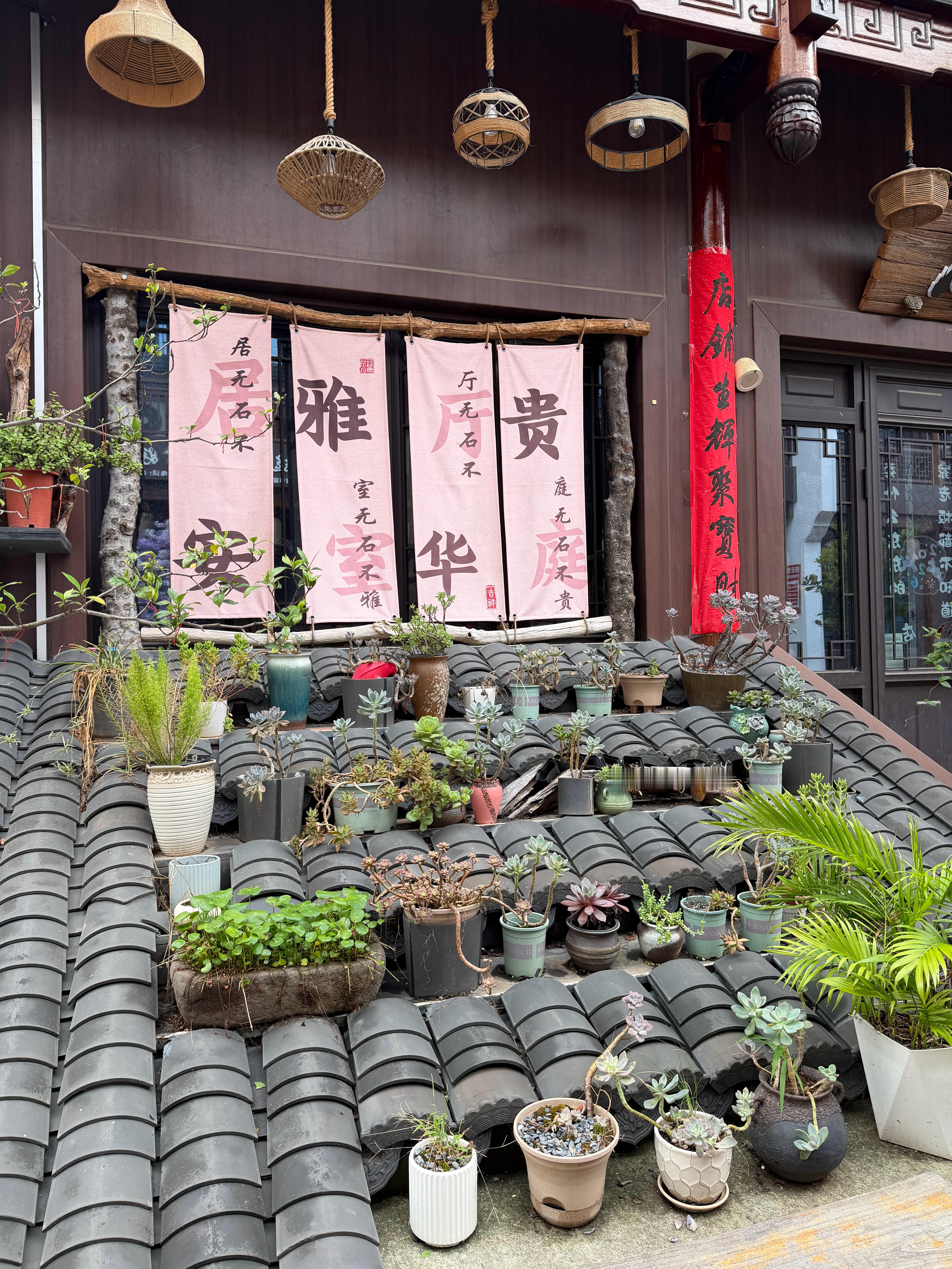 龙游还挺好玩的，东西好吃，住的也便宜，自驾住这里玩玩周边不错。 