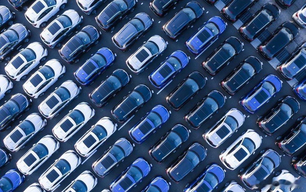 【蔚来Q3营收增长16.7%至218亿元，车辆毛利率创新高达14.7%，Q4营收