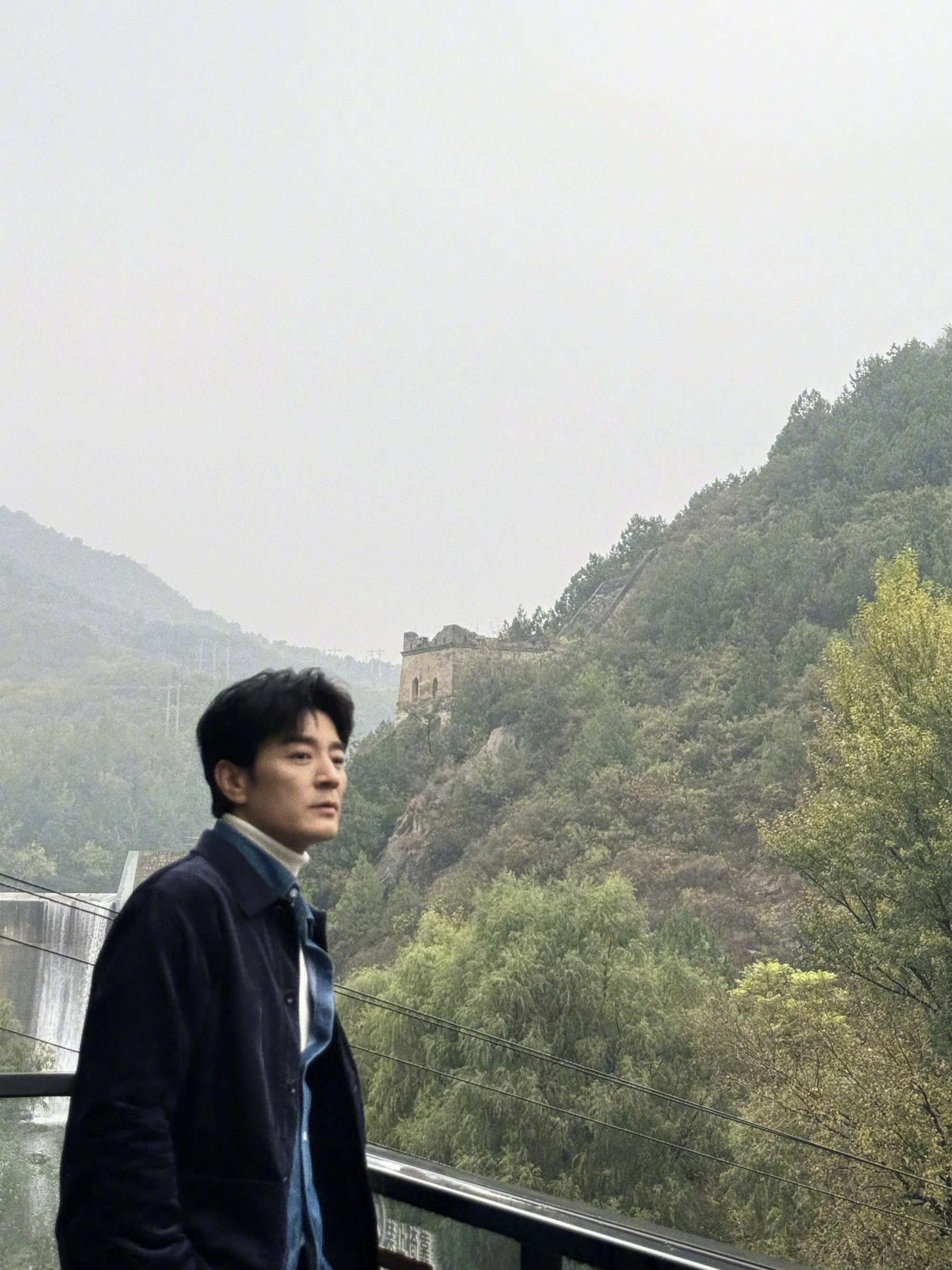 蒋欣李光洁在台上快打起来了电视剧多喜一家人 蒋欣李光洁怕不是把片场当菜市场了？从