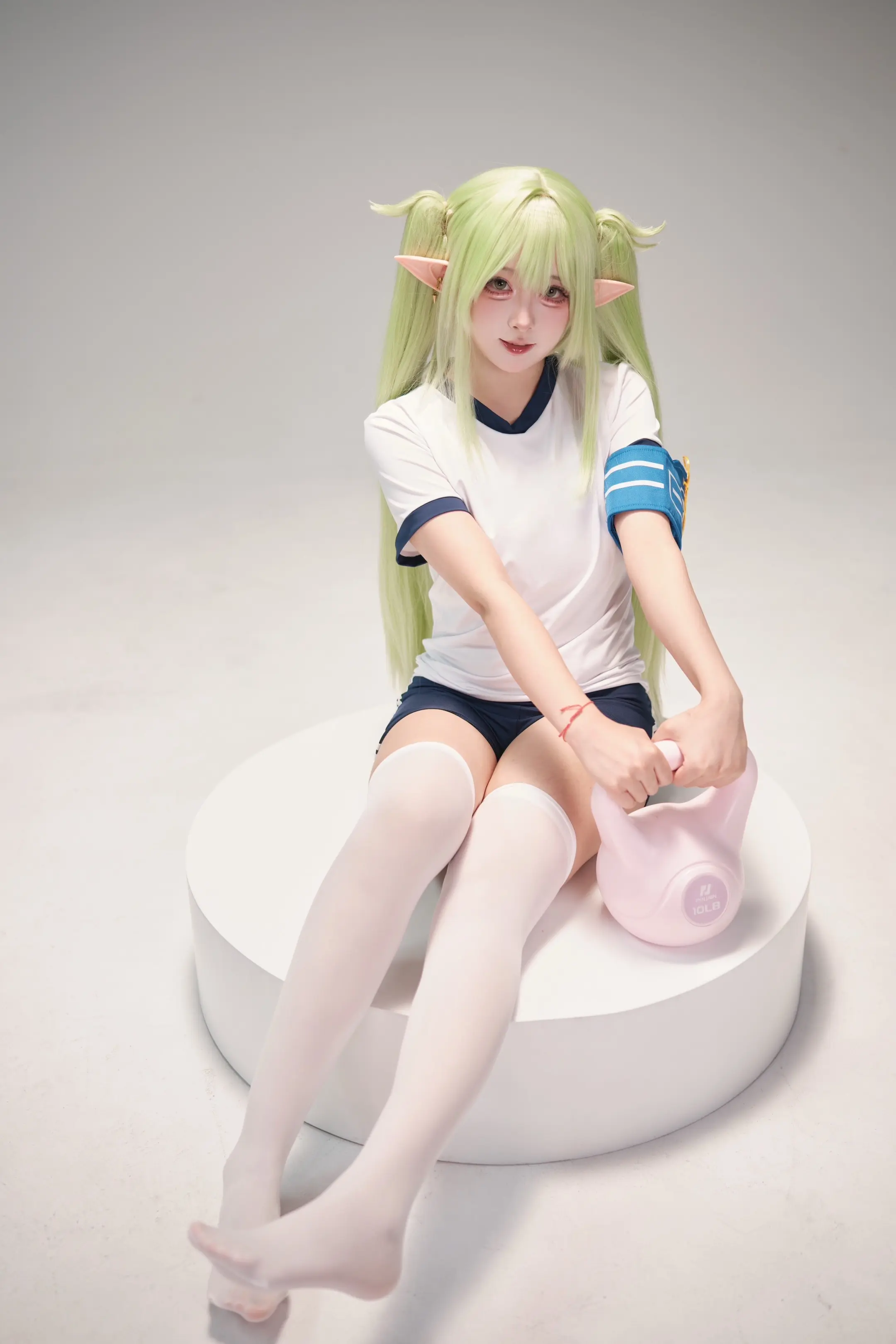 大腿勒肉谁懂一下！？ cos体操服