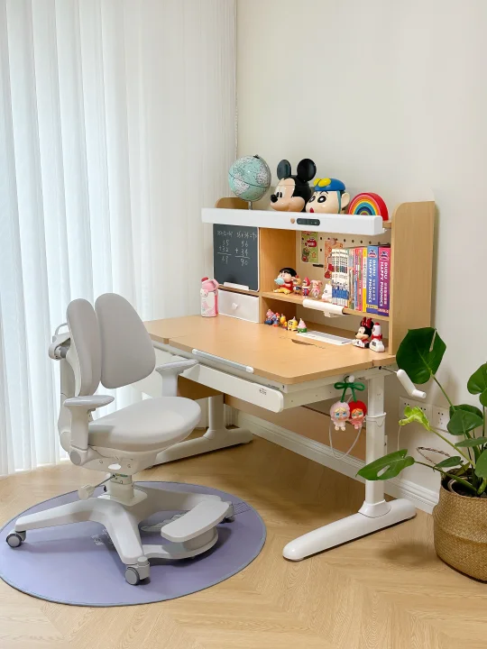 突然省心！老母亲跪谢这套儿童学习桌椅！