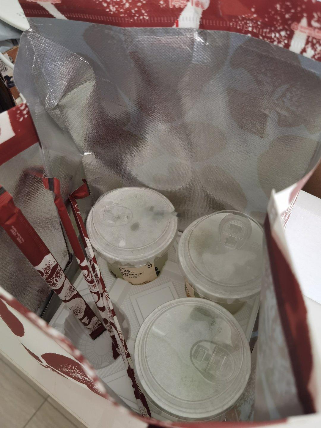 这么三杯古茗的“青柑柠檬茶”，外卖补贴后，一共10元。你们猜猜古茗一个加m店这一