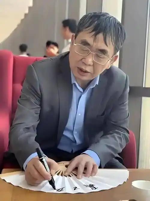 聂卫平遗体送别仪式1月18日举行
不知道应该说些什么，只是感到悲伤
我是16年，