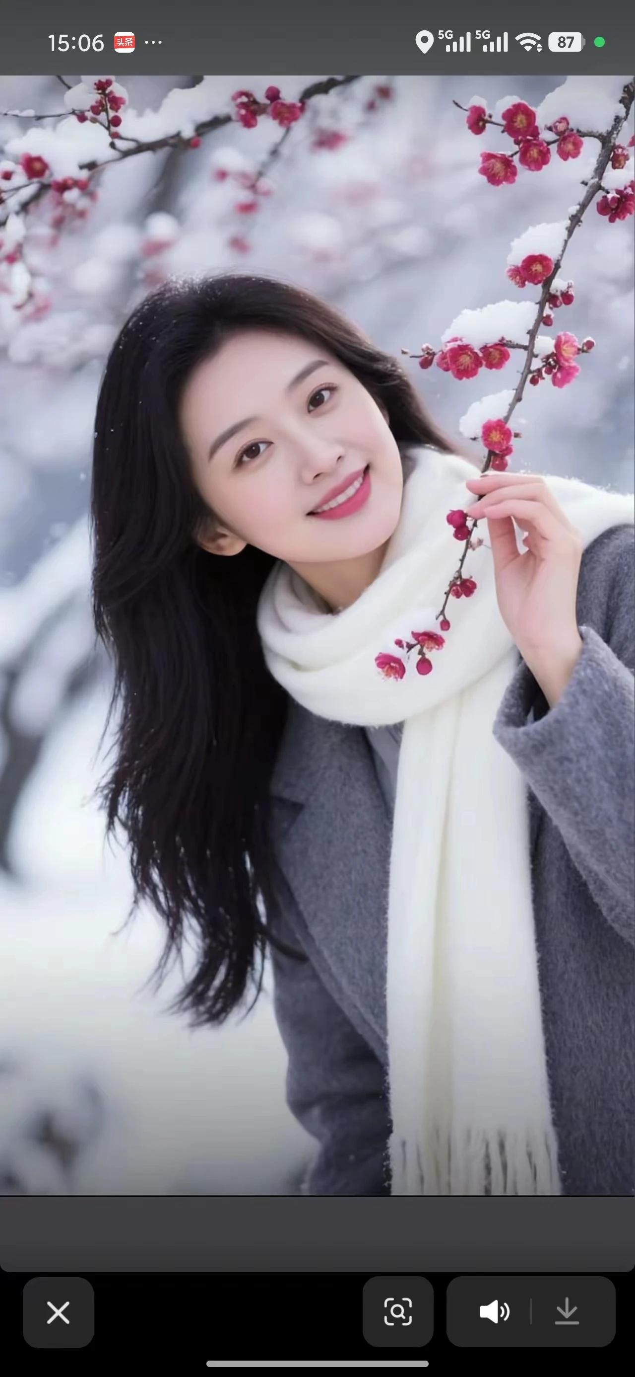 上联：桃花灼灼沐晨曦
下联：杨柳依依醉晚风