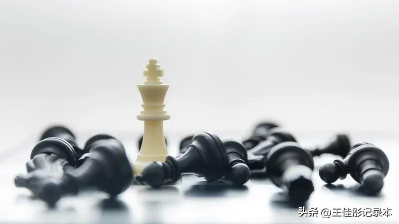 突然觉得男人政治只能得-100分，一点政治思想都没有……
平时见他们一个个聊历史