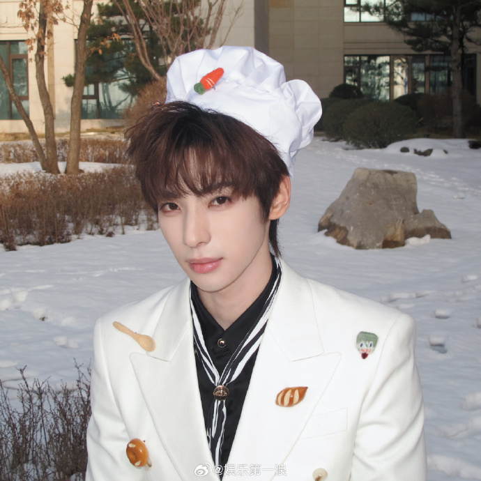 颜安方下架歌曲天真颜安公司声明 刚刚，发布声明，称在核查中发现艺人演唱的歌曲《天