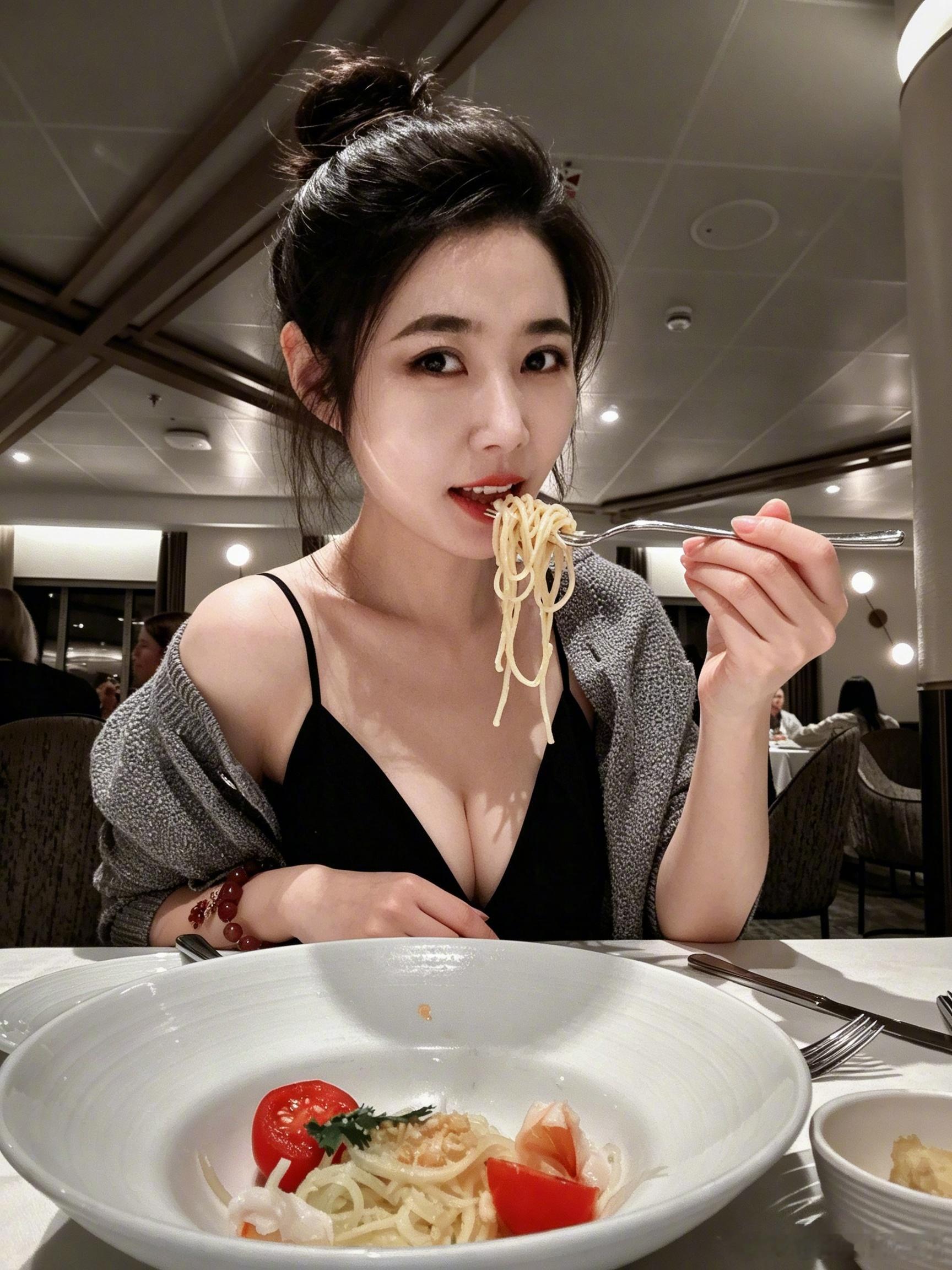 原来一人食就是一直吃剩的 如果说一人食常态是餐后面对剩菜，那我瞬间明白为什么期待
