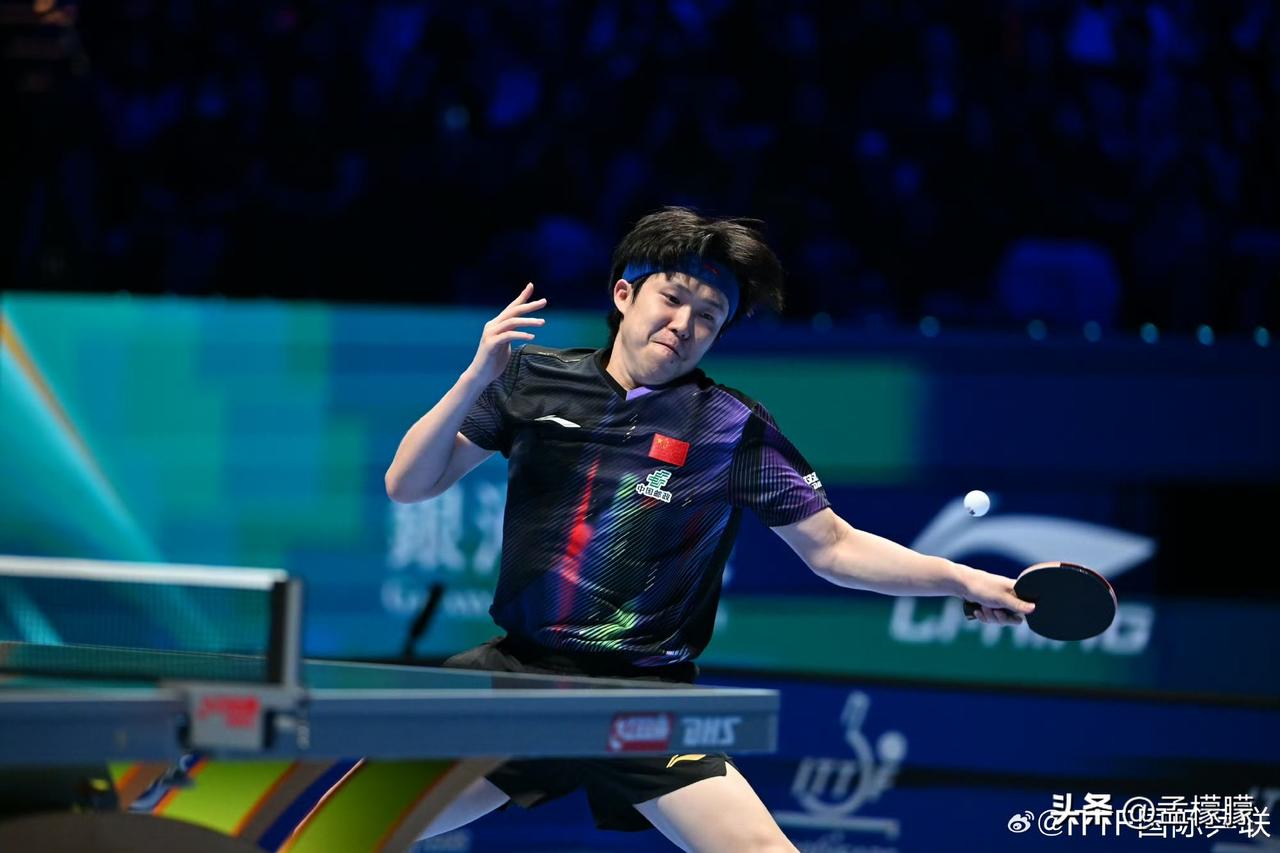 男单小组赛第三轮：
王楚钦(CHN)3-0卢伟(AUS)【11-4，12-10，