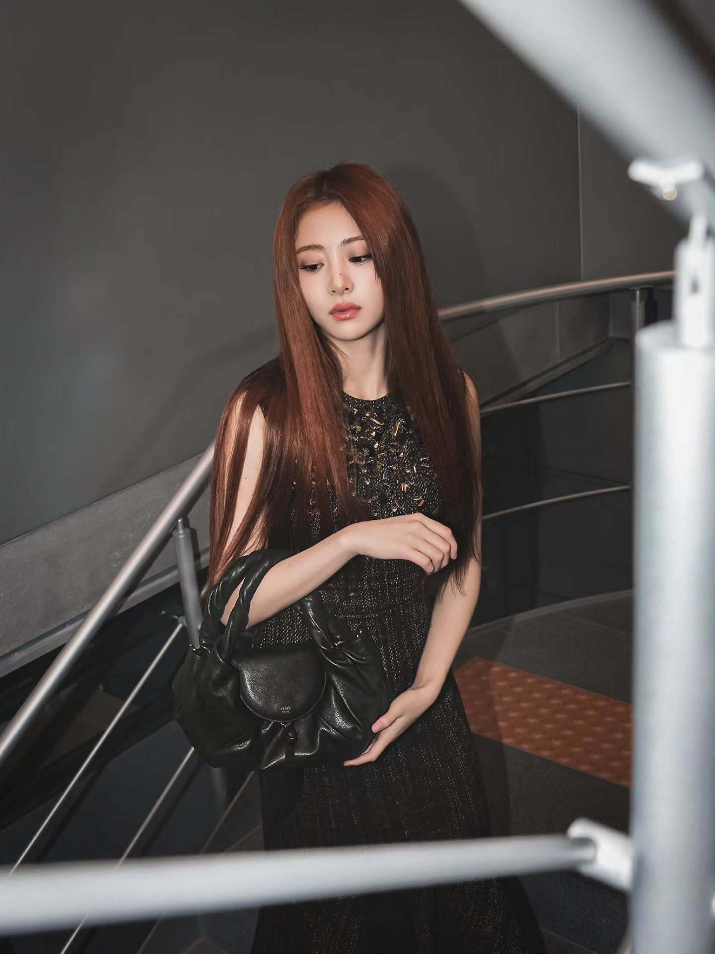 许允真[超话] FENDI🤎 ​​​