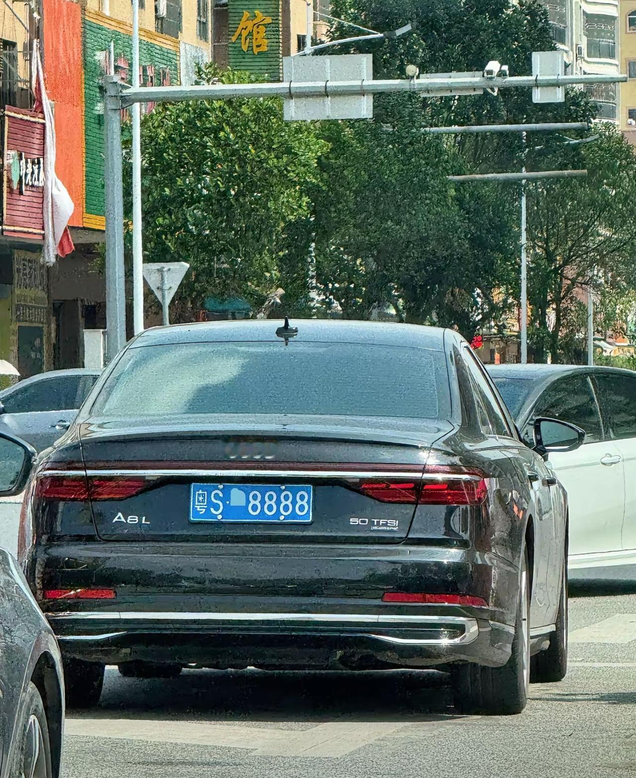 这车和车牌，一般人开不起