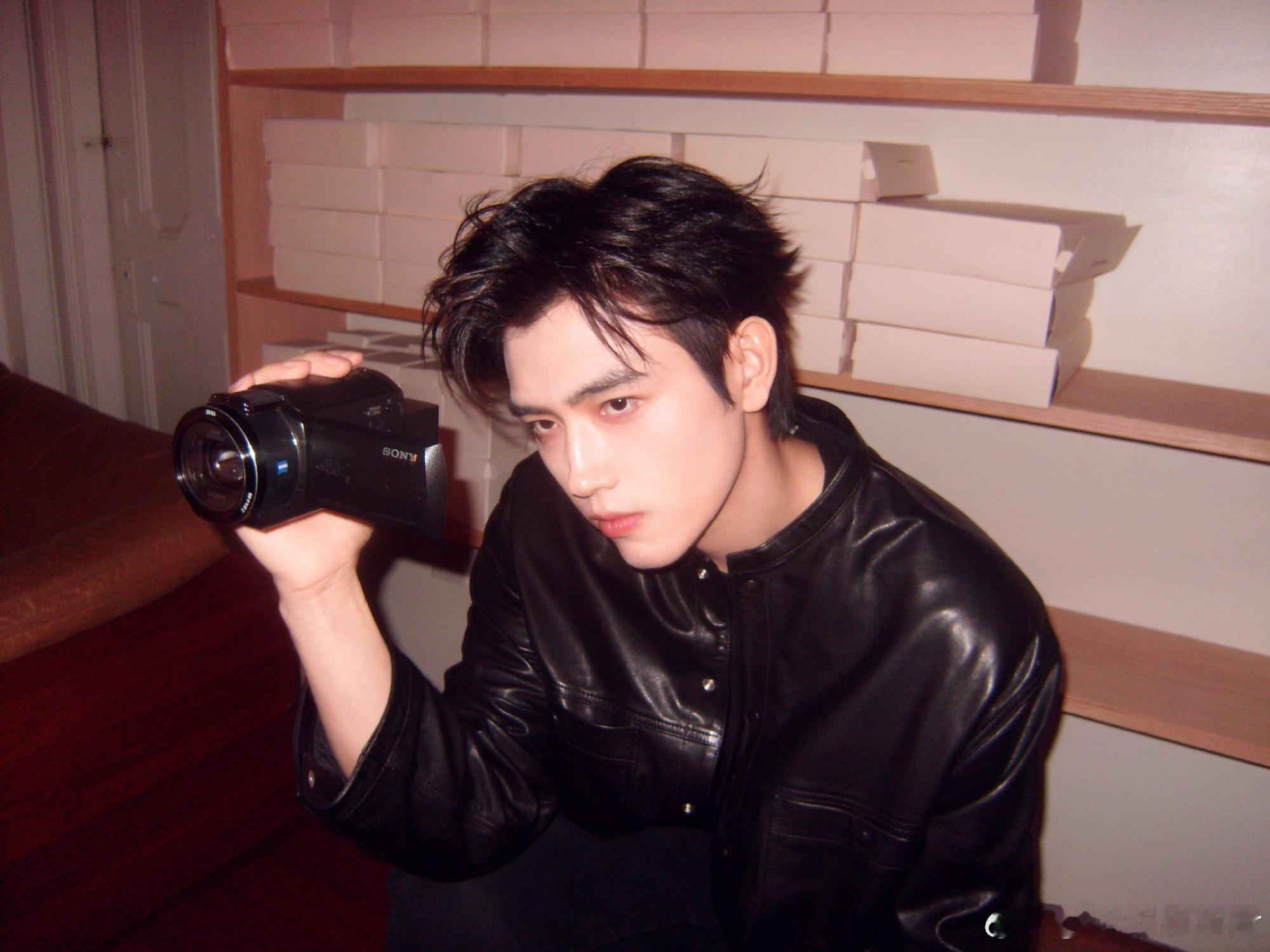 陈飞宇减肥的证据被我找到了内娱自律范本！陈飞宇饿一个月减肥，浅尝蛋糕都幸福感爆棚