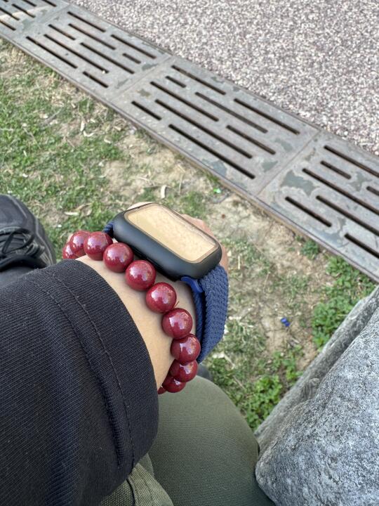 朱砂可以跟金银，水晶，手表叠戴吗？