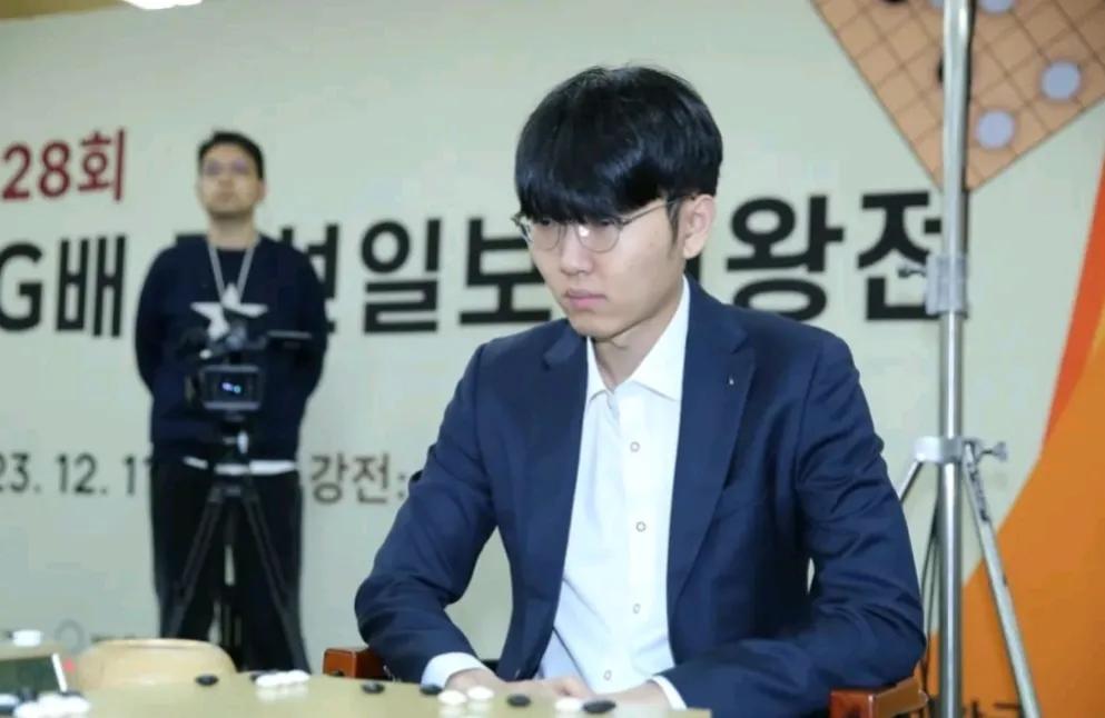 终止连败~反戈一击



第28LG杯世界围棋棋王赛卞相壹VS申真谞三番棋决赛即