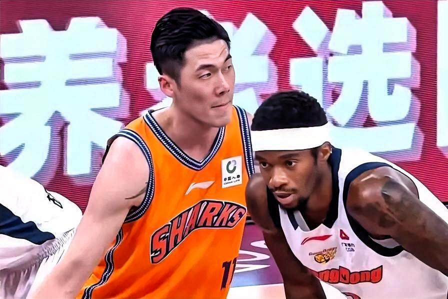 vs 绝对高度”、“小快灵跑轰 vs 内线碾压阵地”的体系对抗，两队在攻防逻辑、