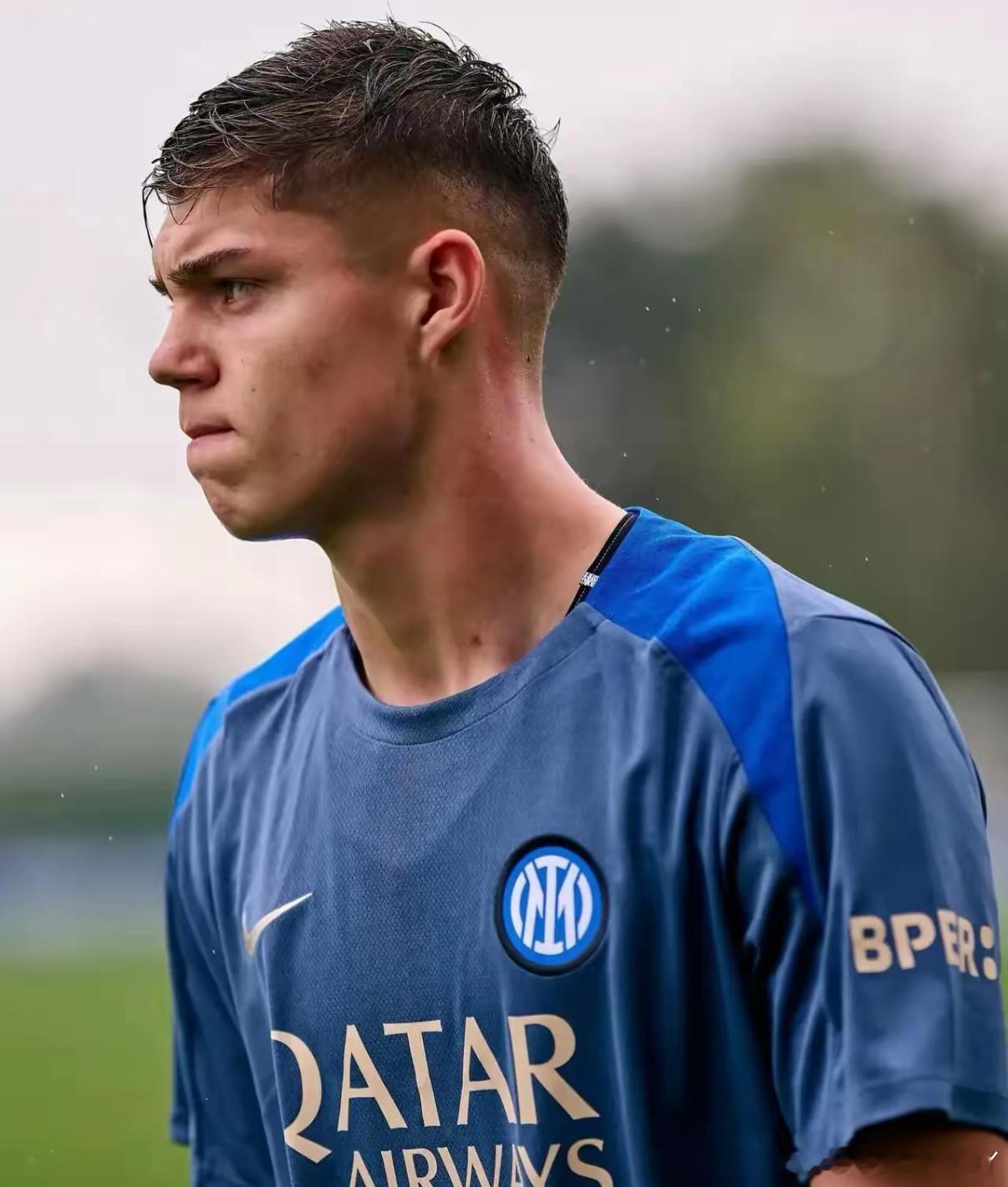 国际米兰施压：再不走人就下放二队！fcinter1908的消息，国际米兰管理层希