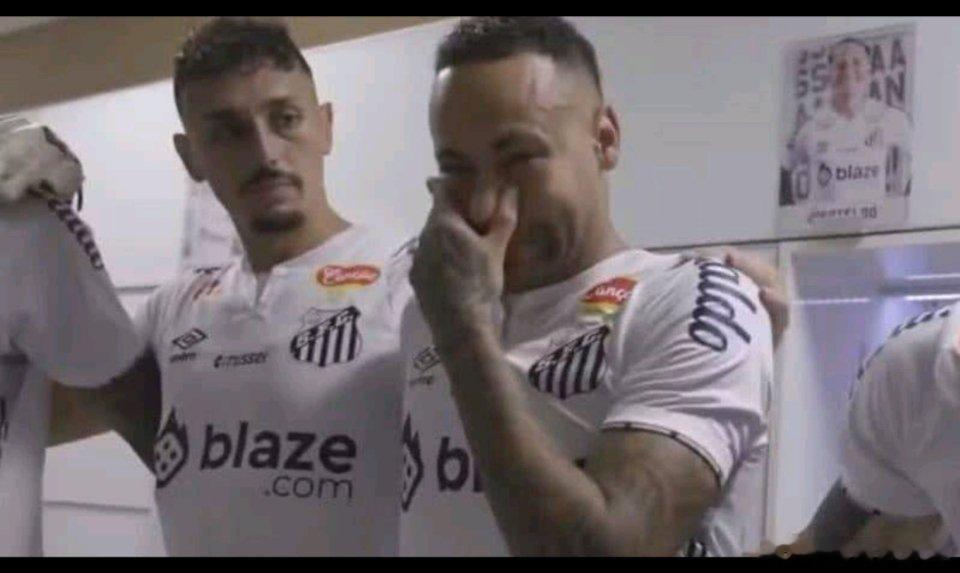 1月4日讯 内马尔的父亲在一档YouTube节目中披露，在一系列伤病、外界批评以