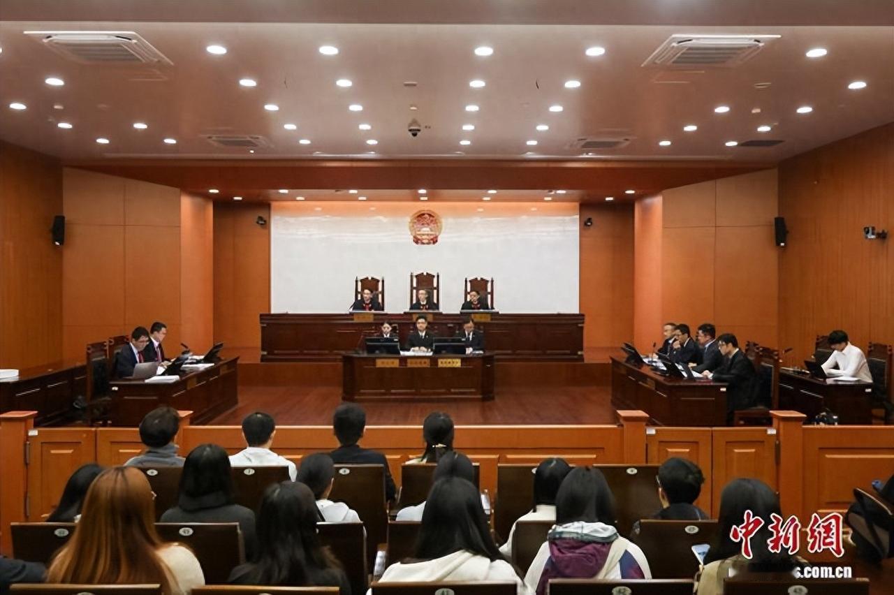 AI正在批量制造“数字泔水”，而法律终于出手了。杭州中院日前终审判决全国首例AI