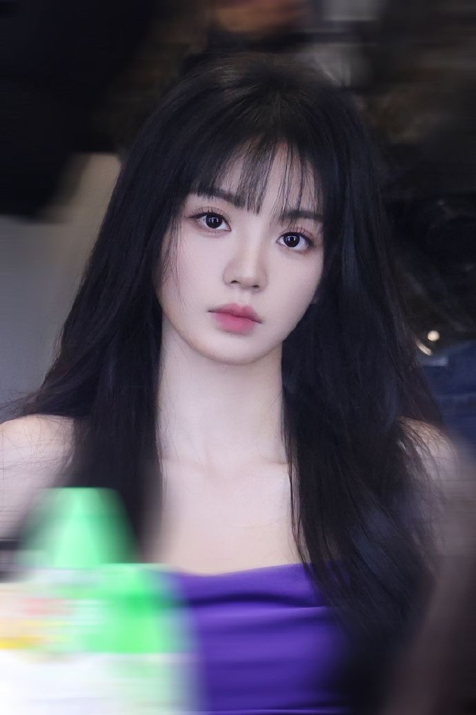 田曦薇重庆话吃鸡语音包田曦薇乡音开麦刚打了一把在决赛圈，队友用田曦薇的重庆话语音