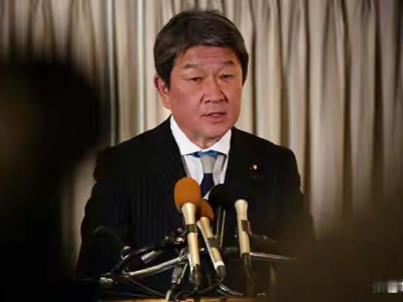 日本这下踢铁板了！签证费翻五倍想赚游客钱，转头40家日企遭中方精准管制
 
日本