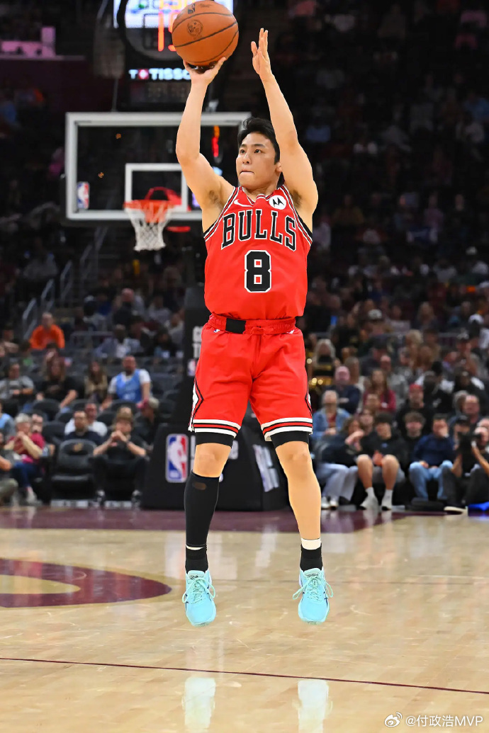 美记Aryan透露，NBA公牛队将不会向河村勇辉提供合同，河村勇辉成为一名完全自