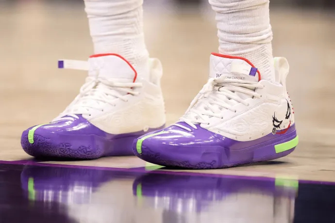 今日NBA球员球鞋上脚精选：阿隆-戈登 361° Joker 1 PE东契奇 A