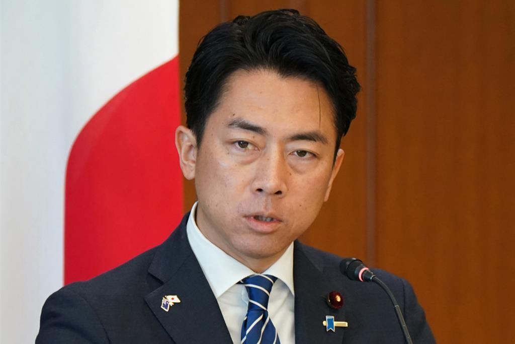 日本 喊话中国了！就在28日，正在 韩国 访问的日本防卫大臣 小泉进次郎 就中俄