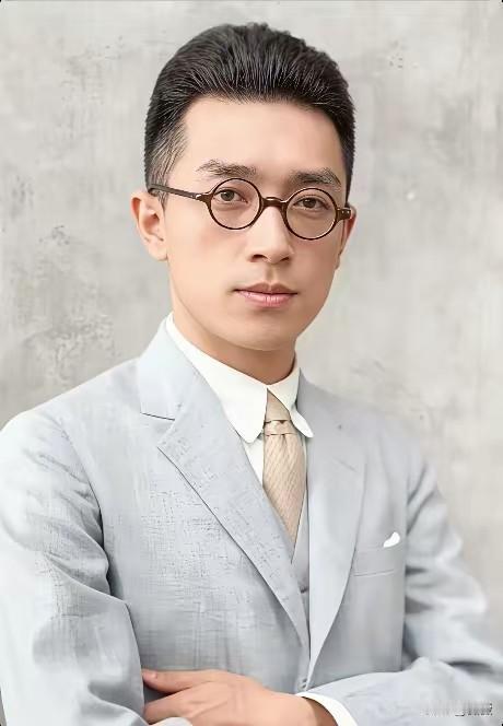 胡适说：“聪明的人，看到历史就会觉醒；善良的人，看到真相就会觉醒；无知的人，需经