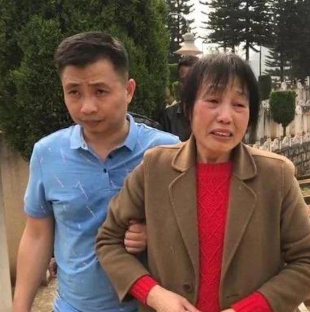 1984年，一战士壮烈牺牲，其新婚20天妻子拒绝改嫁，坚持生下遗腹子，35年后，