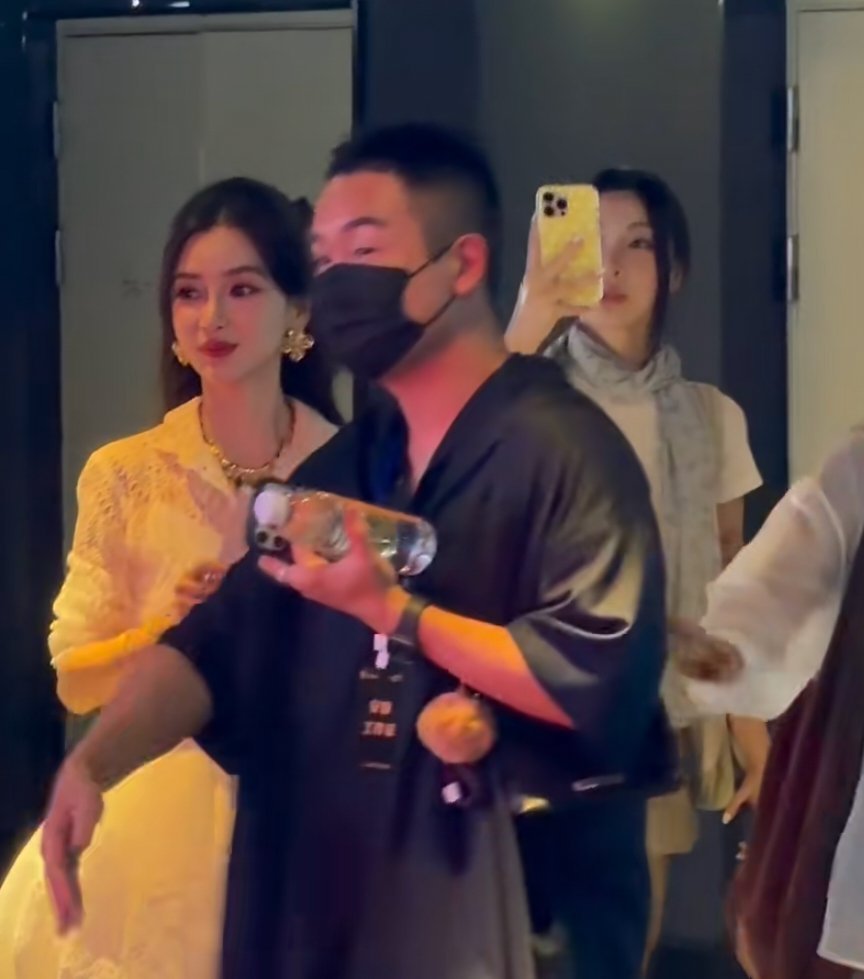 我们有救了 快看后面是谁
