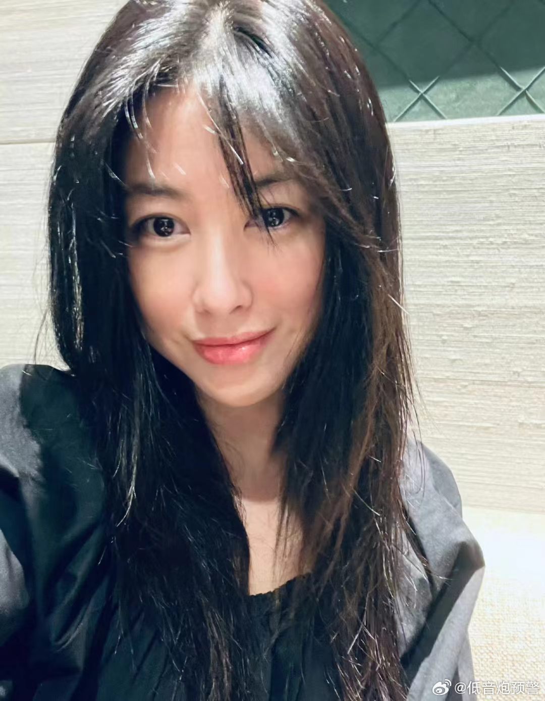 朱珠好绝的妈咪气质老天偏心也太明显了，怎么会有人兼具美艳和温柔，狠狠羡慕了🍋王