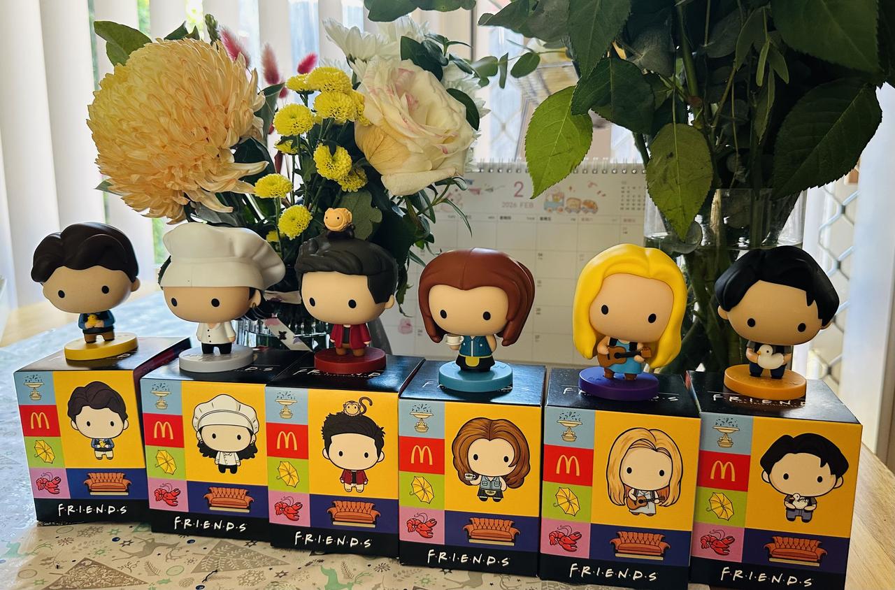 终于集齐《老友记》 老友记 

套餐也不便宜[捂脸]